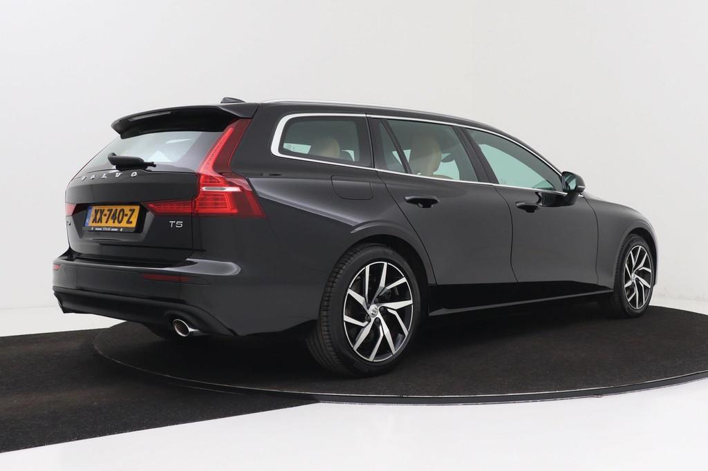 Volvo V60 2.0 T5 250 pk Momentum | Leer | Org NL | Sportstoe, 15 km/l, Euro 6, 4 cilinders, 1969 cc