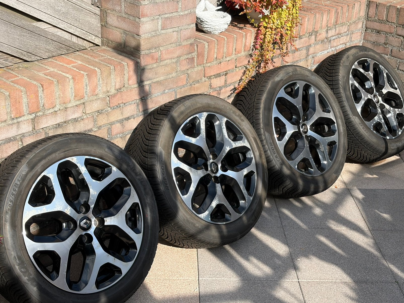 Velgen en All Season banden Renault Captur |, Ophalen, Gebruikt, Banden en Velgen, 17 inch