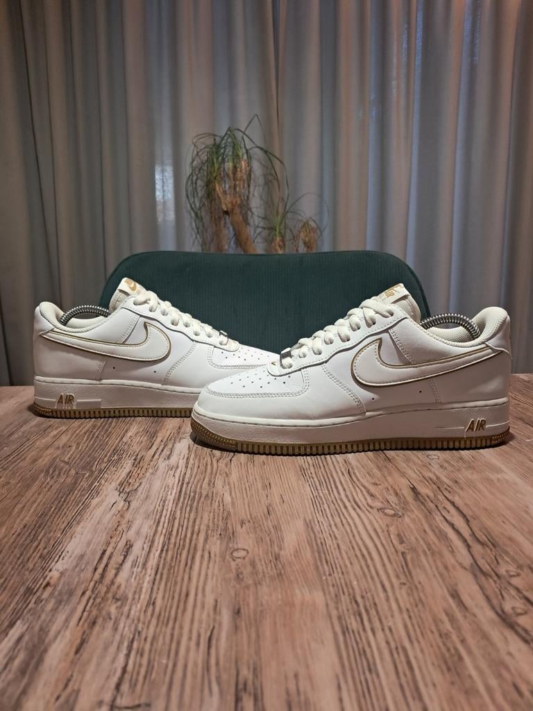 Nike Air Force 1 LUX 'Bronzine' Size 40,5, Wit, Nike, Ophalen of Verzenden, Sneakers of Gympen