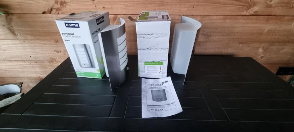 2 Gamma buitenlampen met schemersensor, Tuin en Terras, Minder dan 50 watt, Wandlamp, Nieuw, Ophalen of Verzenden