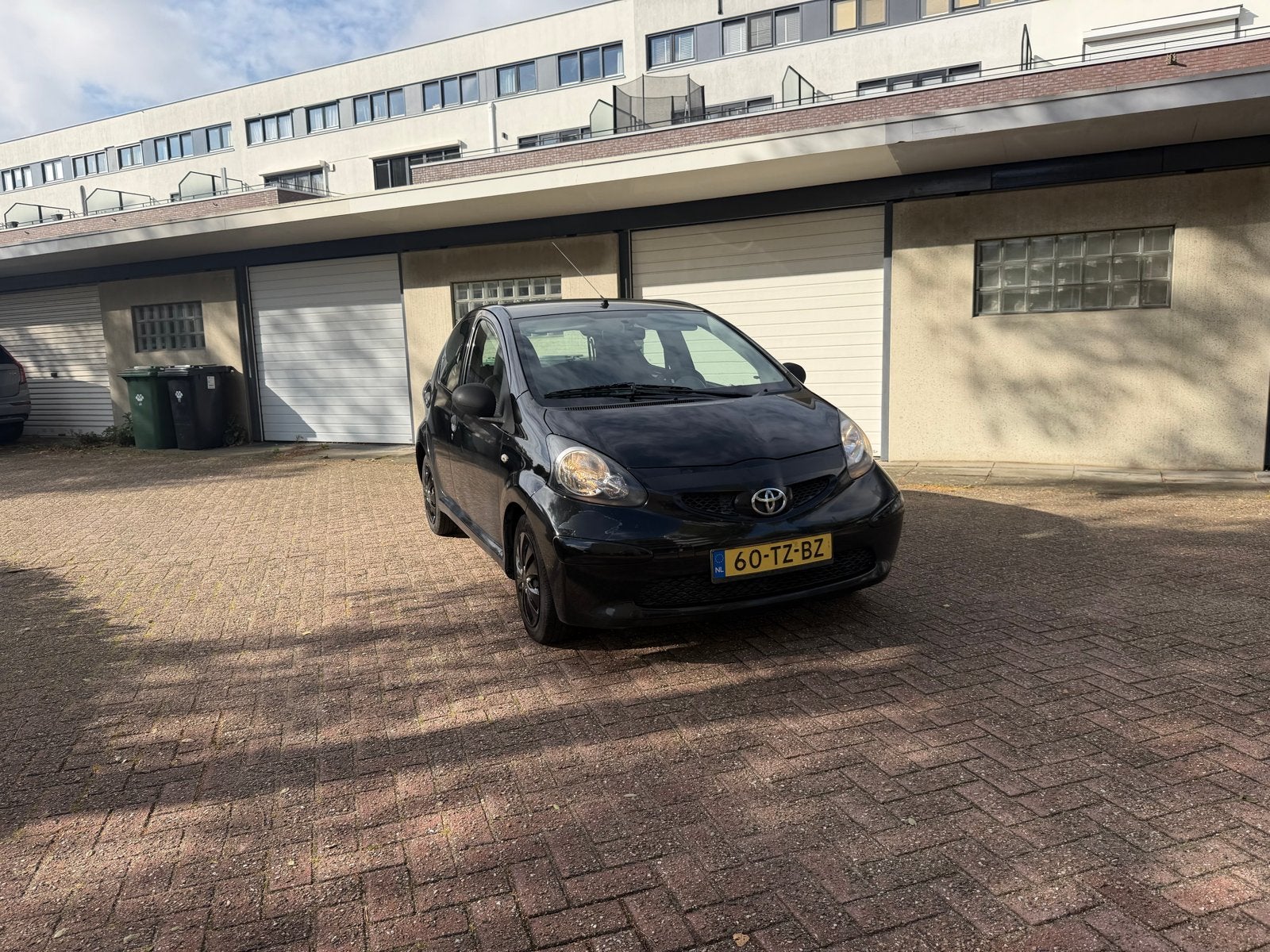 Toyota Aygo 1.0 2007 Zwart (CarPlay en JBL speakers), Voorwielaandrijving, 4 stoelen, Origineel Nederlands, Handgeschakeld