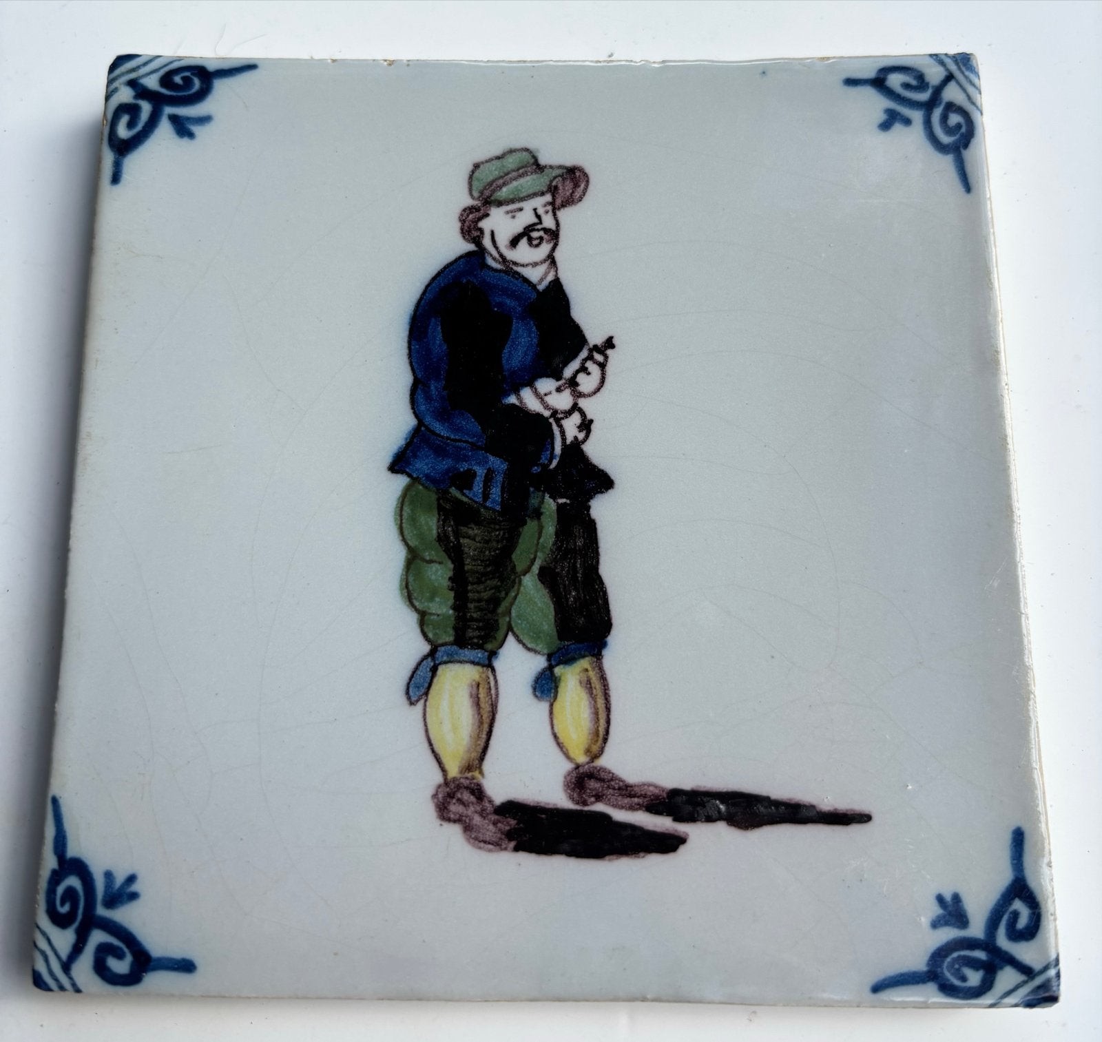 Antieke Tegel met Figuur, Antiek en Kunst, Ophalen of Verzenden