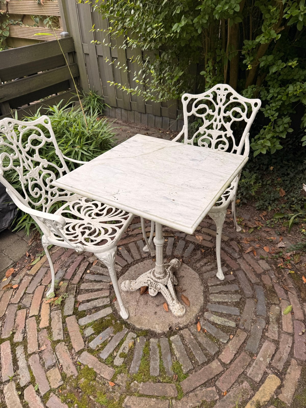 Antieke gietijzeren tuinset met marmeren blad, Ophalen, Gebruikt, Vierkant, Metaal
