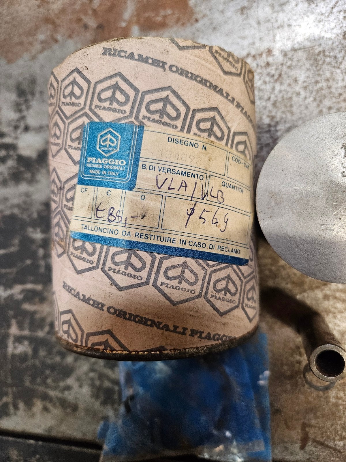 Vespa VLA/VLB 56,9 mm zuiger origineel nos., Fietsen en Brommers, Ophalen of Verzenden, Zo goed als nieuw, Cilinder, Vespa