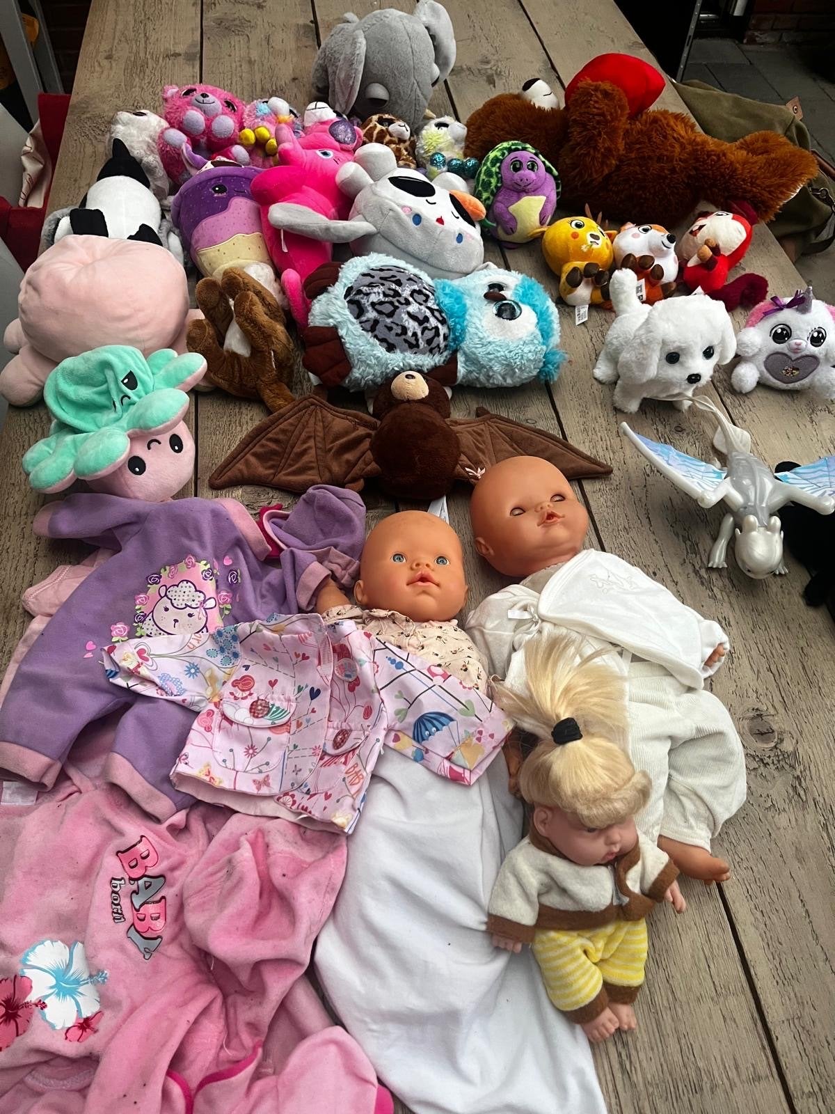 Grote partij knuffels, poppen en kleding, Ophalen, Gebruikt, Disney, Met kleding of accessoire