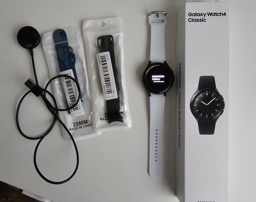 Galaxy watch 4 classic, Sieraden, Tassen en Uiterlijk, Smartwatches, Ophalen, Zwart, Samsung ⌚️, Zo goed als nieuw