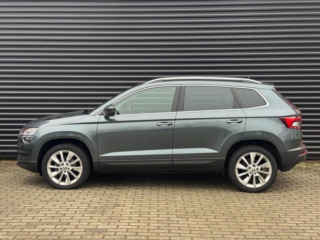 Skoda Karoq Sportline Business | Pano | Adaptive LED | ACC |, Auto's, Skoda, 4 cilinders, 150 pk, Bedrijf, 690 kg