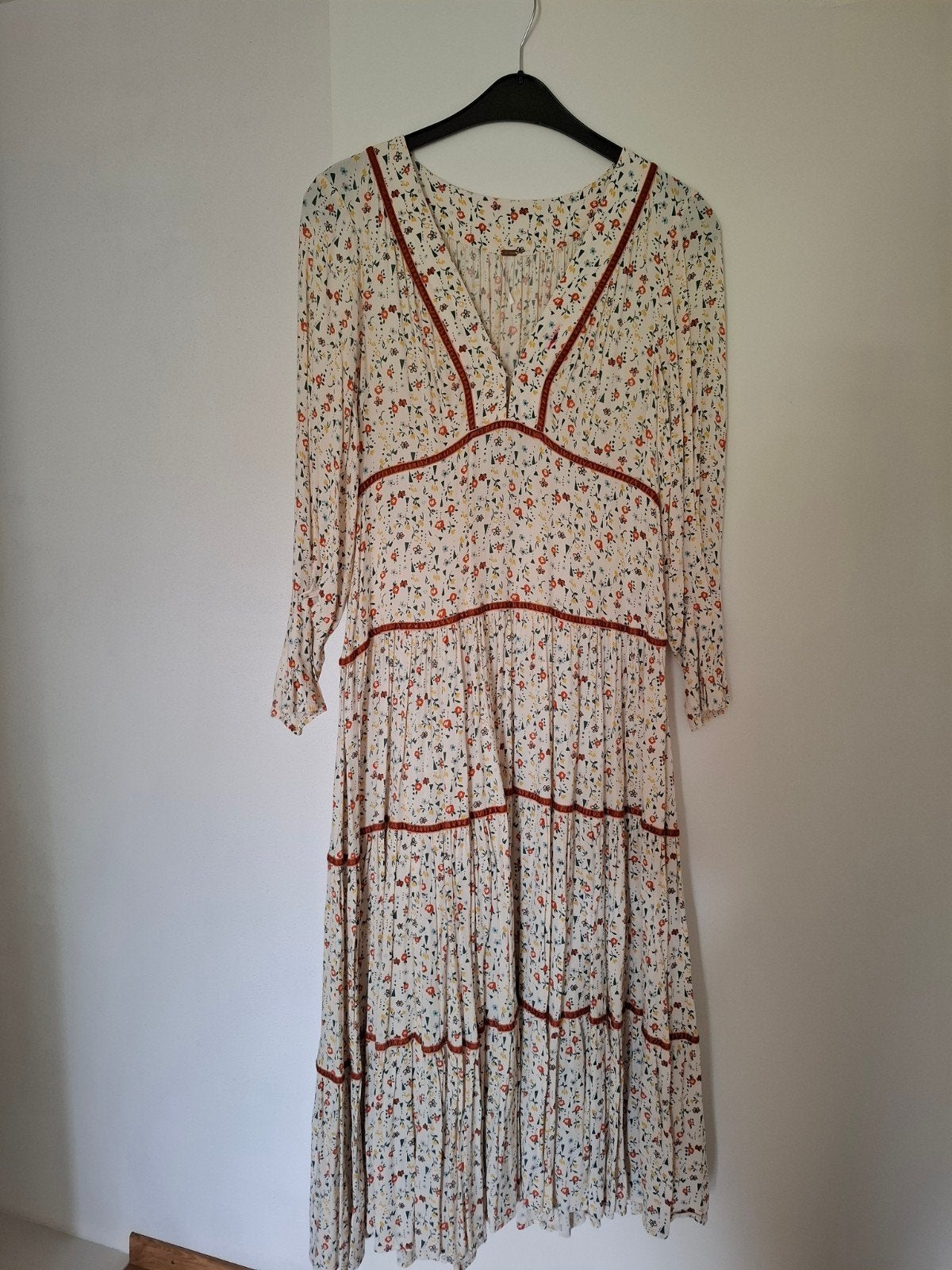 Free People Bloemen Maxi Jurk Maat M, Kleding | Dames, Maat 38/40 (M), Meerkleurig, Zo goed als nieuw, Onder de knie