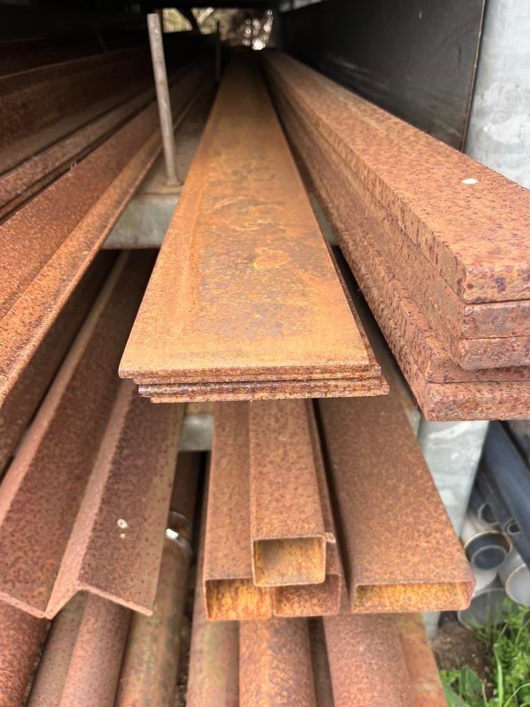 Opruiming strip/plat ikzer kokerprofiel glad rond ijzer, Ophalen, Nieuw, 20 meter of meer, Raster