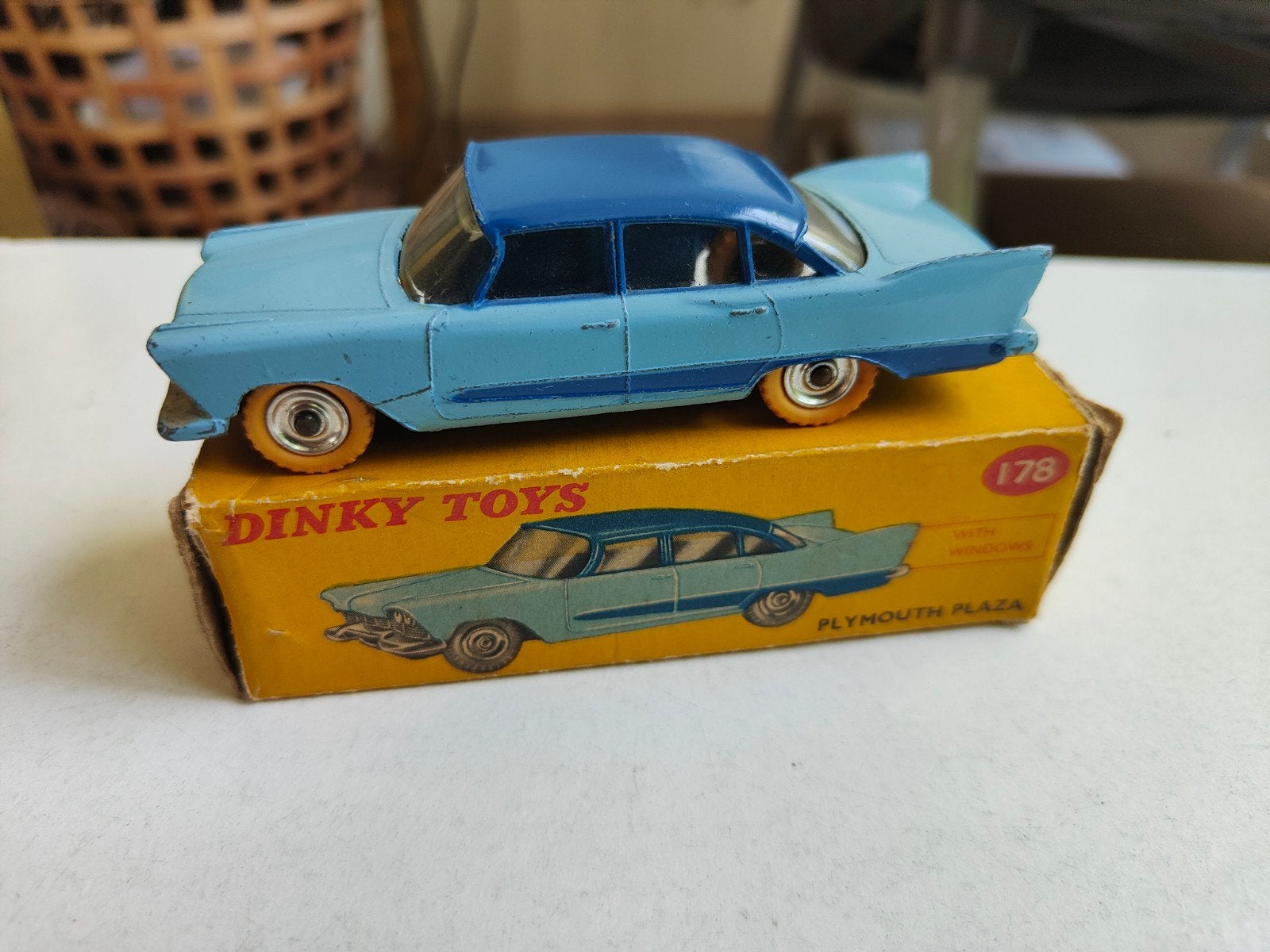 Dinky Toys 178: Plymouth Plaza in doos. Geen Atlas!, Ophalen of Verzenden, Auto, Dinky Toys
