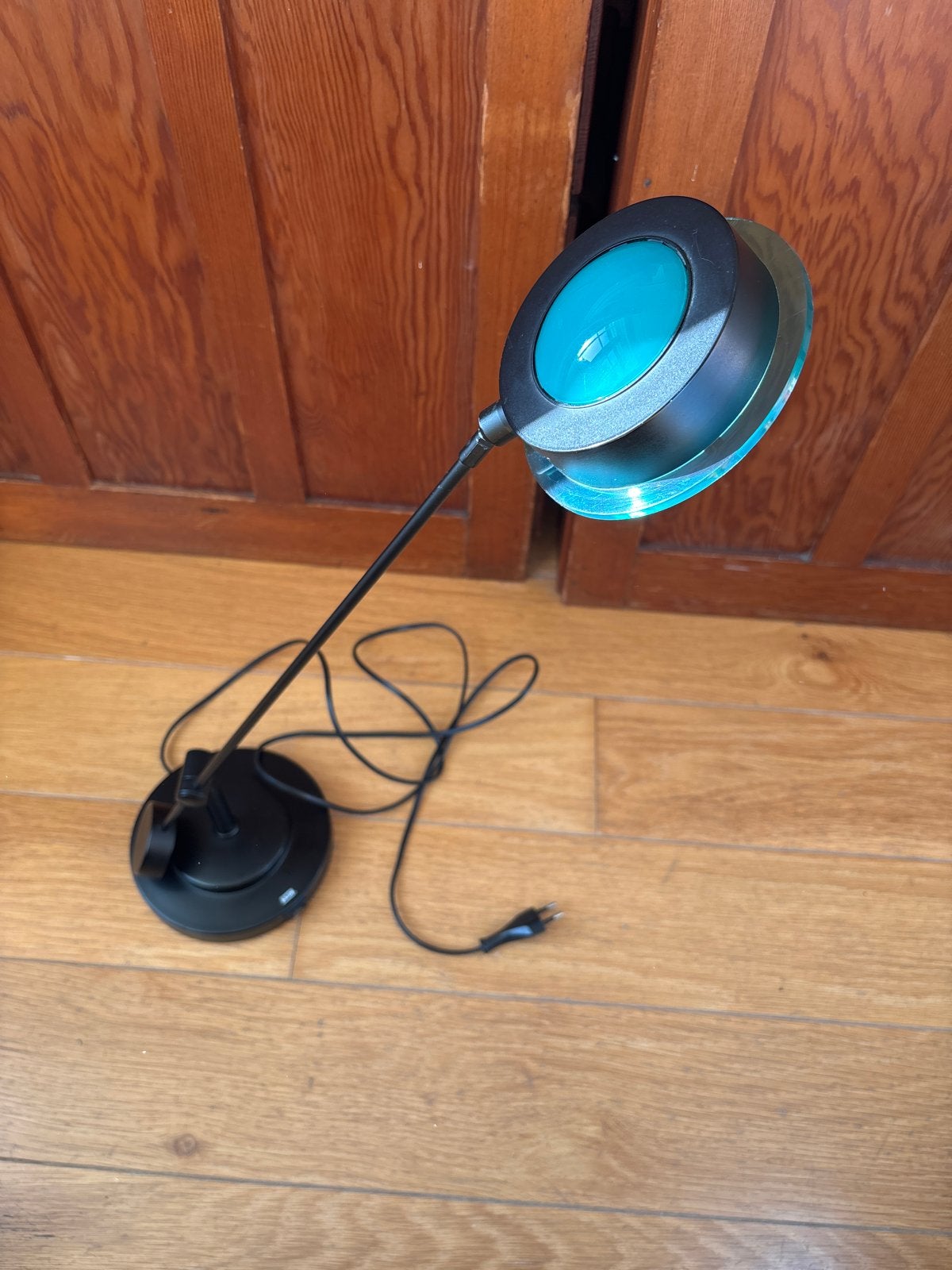 Moderne bureaulamp met vergrootglas en helder licht, Ophalen, Zwart, Zo goed als nieuw, Metaal
