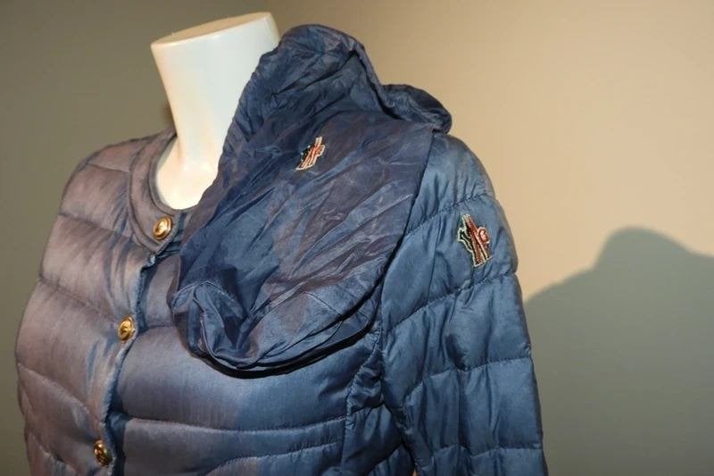 Moncler grenoble dons jas blauw gouden merk drukkers S, Moncler, Zo goed als nieuw, Maat 36 (S), Verzenden