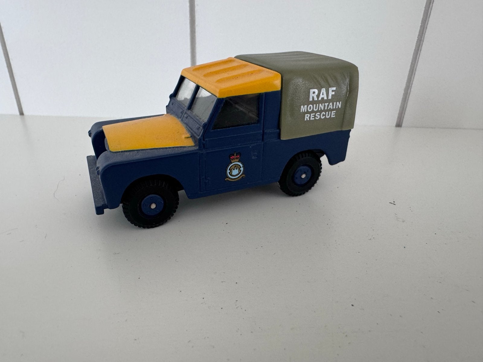 Vintage Land Rover RAF Mountain Rescue Speelgoedauto, Ophalen of Verzenden, Gebruikt