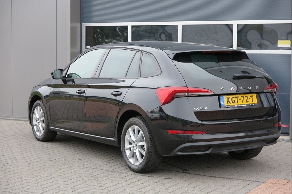 Skoda Scala 1.0 TSI 110pk H6 Sport Business. Panoramadak , L, Auto's, Skoda, 12 maanden, Scala, Gebruikt, 610 kg