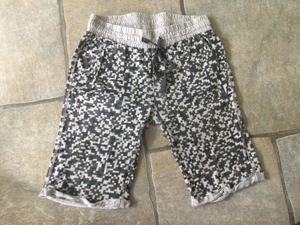 Nette ‘minecraft’ korte broek HEMA maat 158/164, Broek, Ophalen of Verzenden, Zo goed als nieuw, Hema