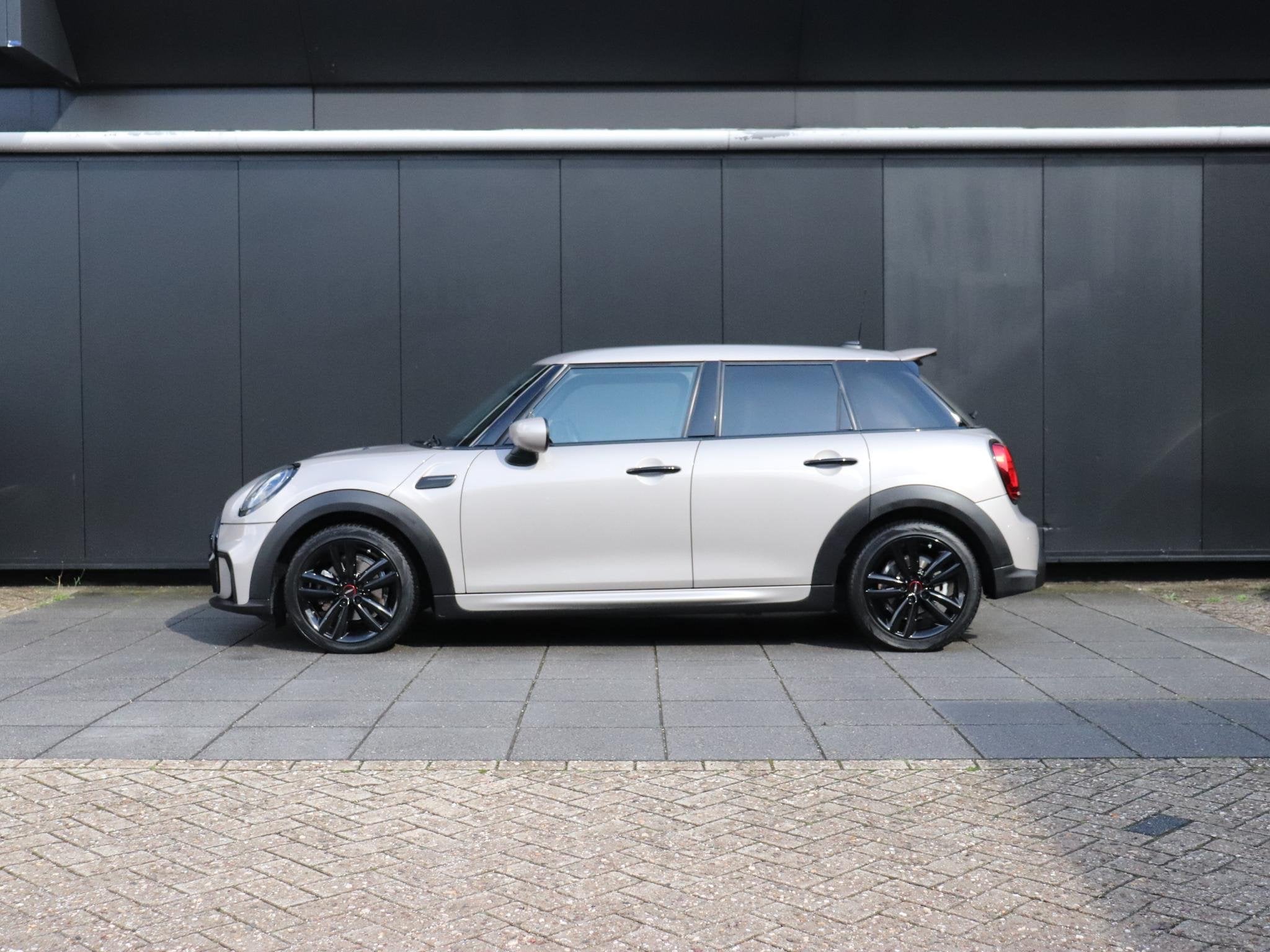 MINI 5-Deurs 1.5 Cooper MINI Yours | AUT. | SPORTSTOELEN | C, 136 pk, Gebruikt, Leder, Bedrijf