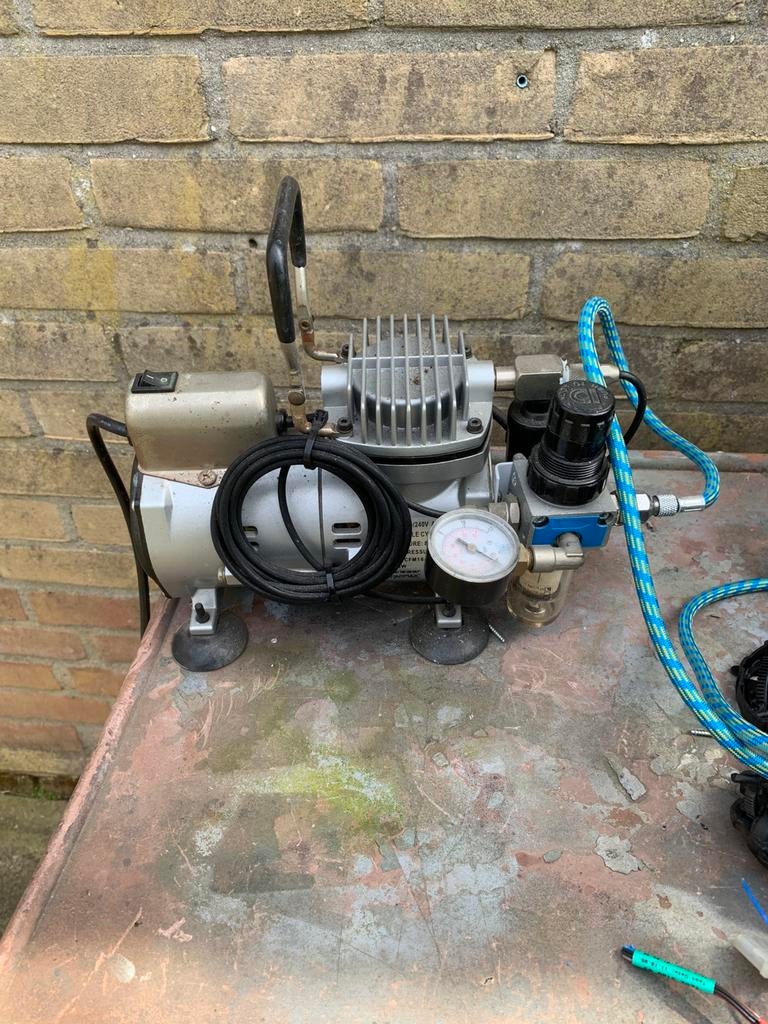 Lucht compressor voor model bowers met nieuw slang bij, Ophalen of Verzenden, Zo goed als nieuw