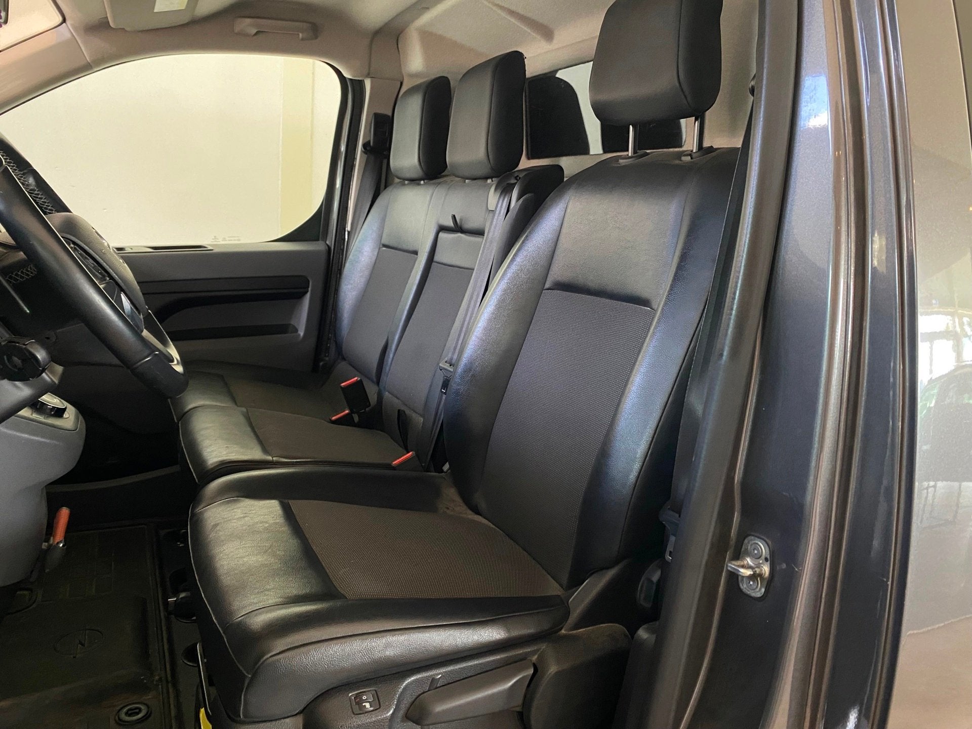 Opel Vivaro 2.0 CDTI L2H1 Automaat Innovation 125dkm!, Verwarmde buitenspiegels, Gebruikt, 4 cilinders, 1657 kg