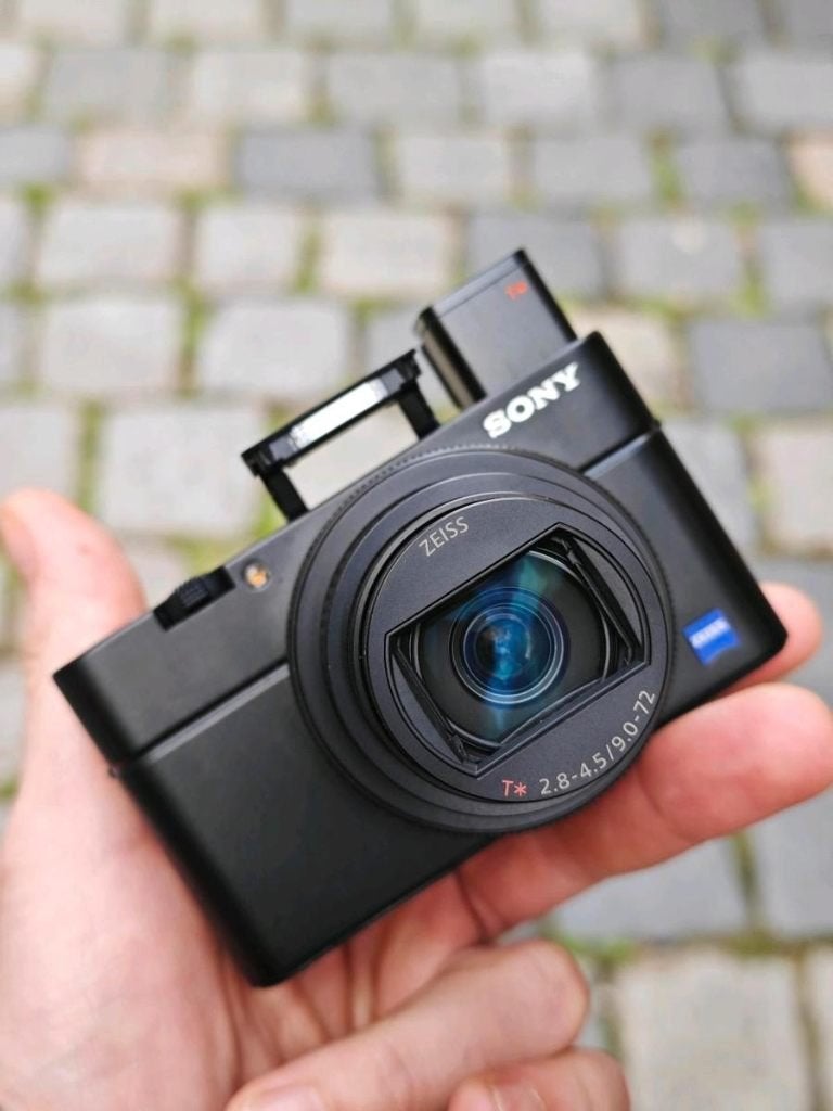 Foto 9 van Sony RX100 VII met accessoires in nieuwstaat