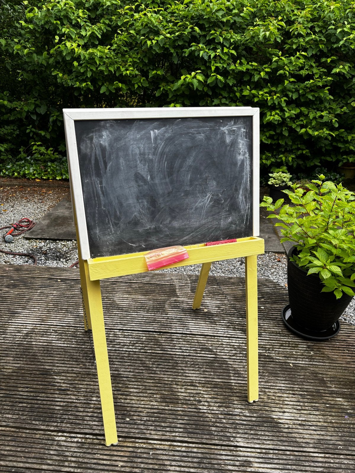 Schoolbord met krijtjes en wisser, Ophalen, Krijtbord