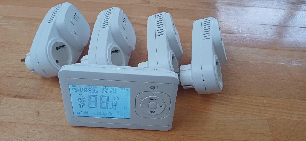QH Slimme Thermostaat met 4  Slimme Stopcontacten, Doe-het-zelf en Verbouw, Ophalen of Verzenden, Slimme thermostaat, Gebruikt