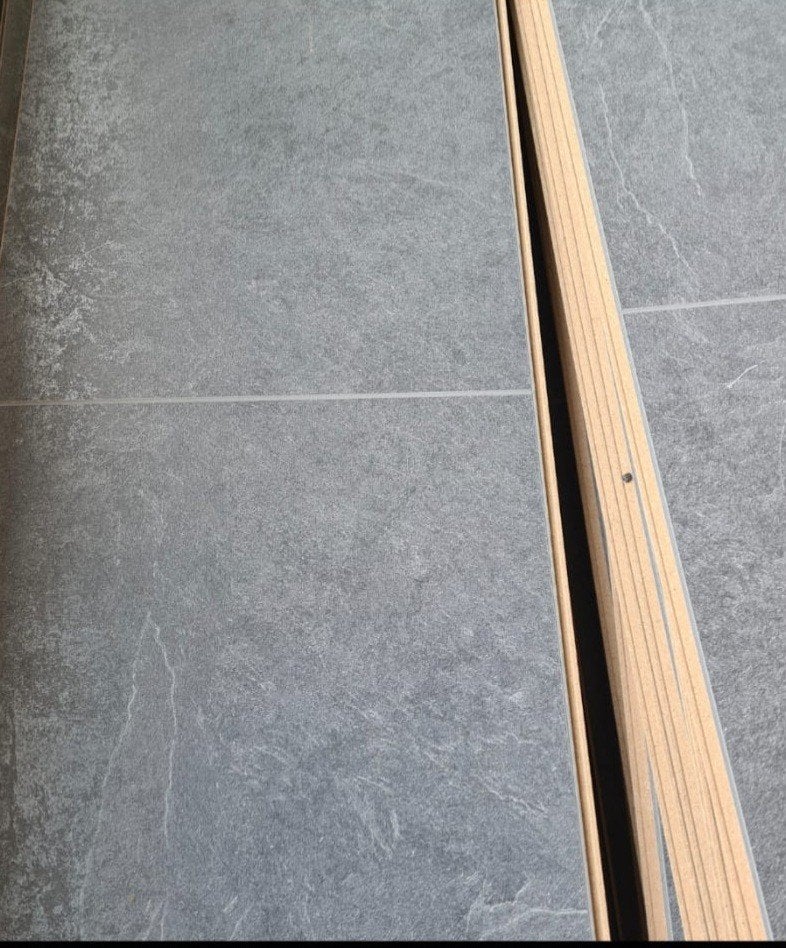 50 m2 nieuw laminaat zwart antraciet  brede  planken, Ophalen, Nieuw, Zwart, Laminaat