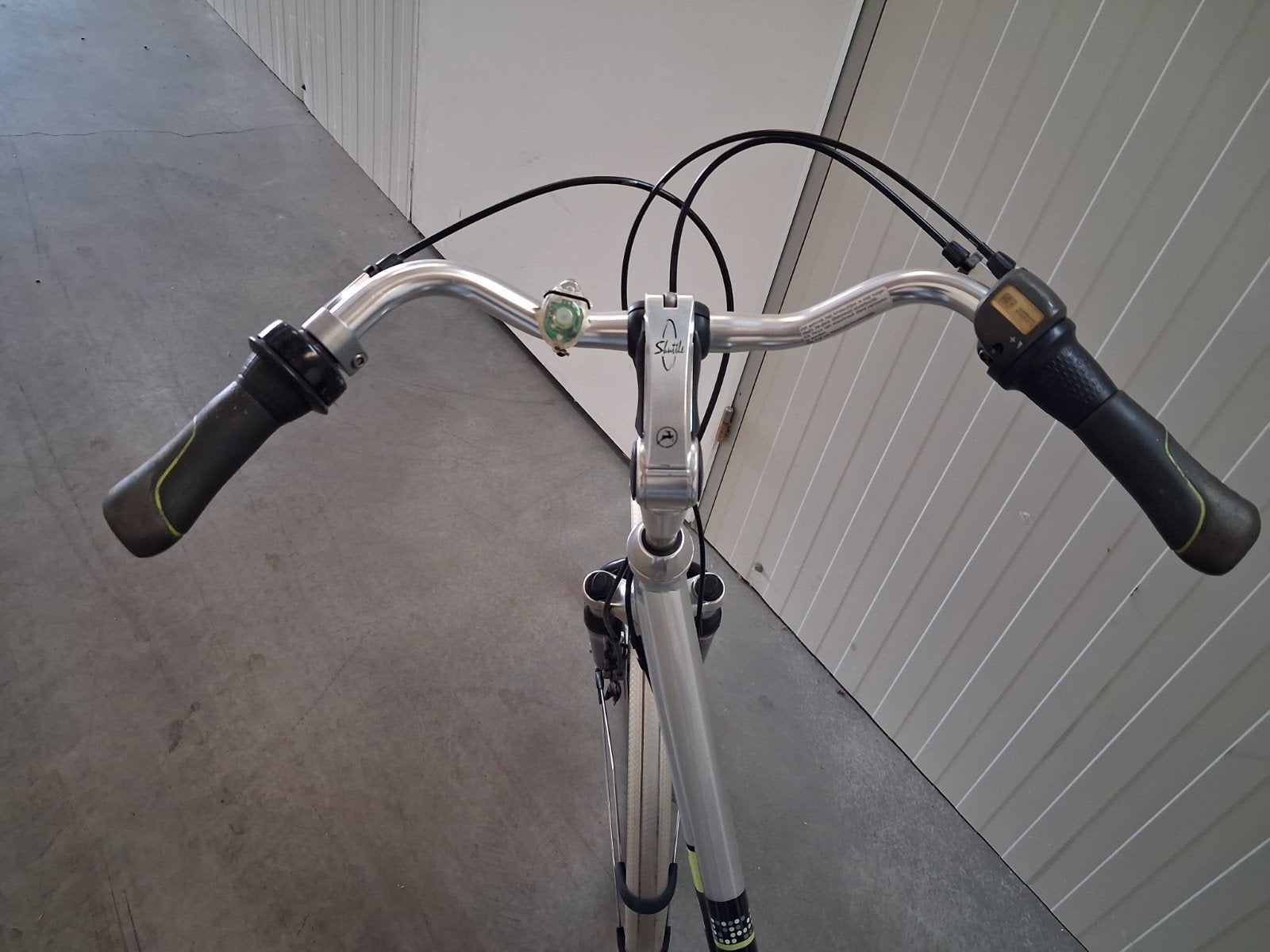 Foto 3 van Gazelle damesfiets met zijtassen - Goede staat