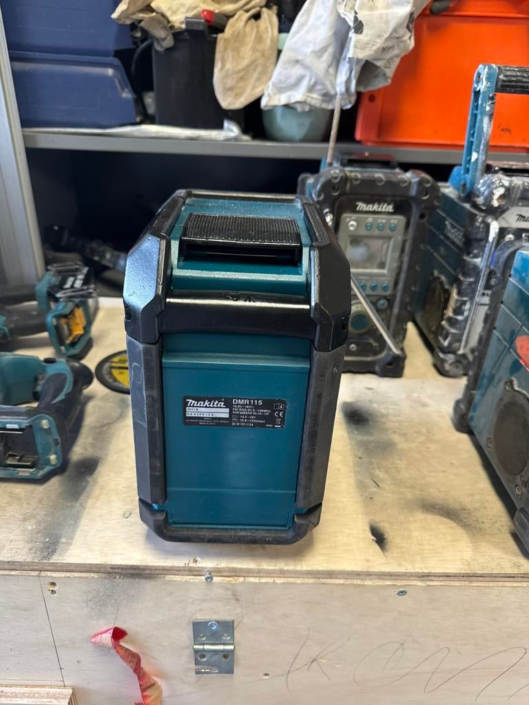 MAKITA DMR115 BOUWRADIO/RADIO SUPER NETTE STAAT, Audio, Tv en Foto, Radio's, Ophalen of Verzenden, Zo goed als nieuw, Bouwradio