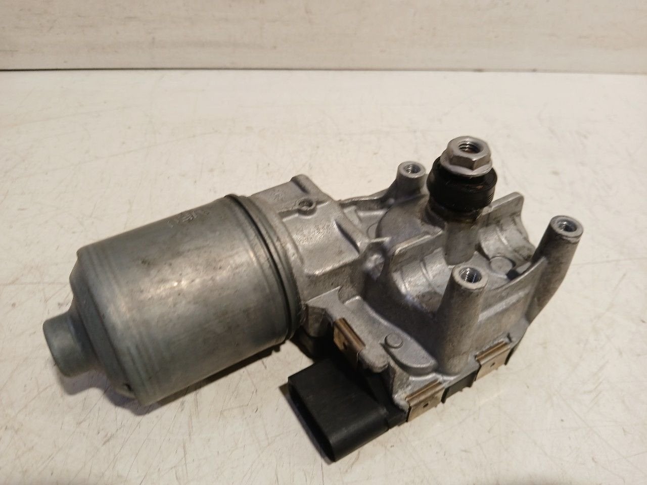 Ruitenwissermotor voor Volkswagen Golf, Onderdelen@venauto.nl, Van der Ven Autorecycling B.V., Gebruikt, Ettenseweg 76, 4706 PB Roosendaal, The Netherlands