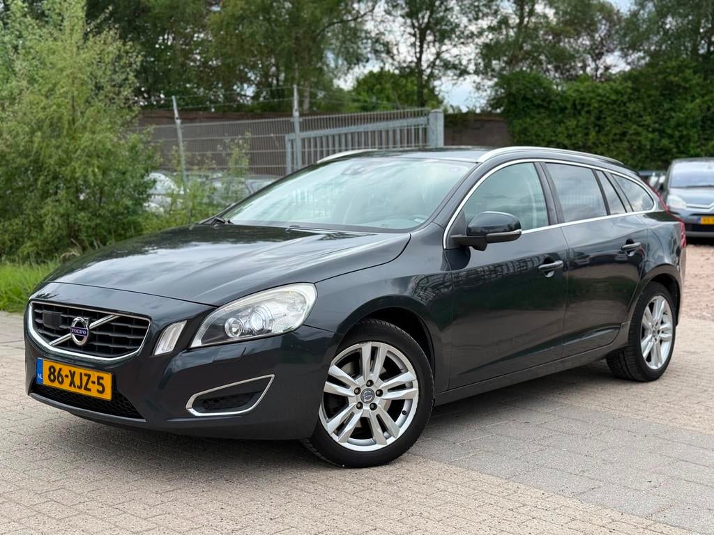 Volvo V60 1.6 T3 Summum Airco BLIS Leder Navi Trekhaak Xenon, Auto's, Volvo, Bedrijf, Te koop, V60, ABS, Airbags, Airconditioning
