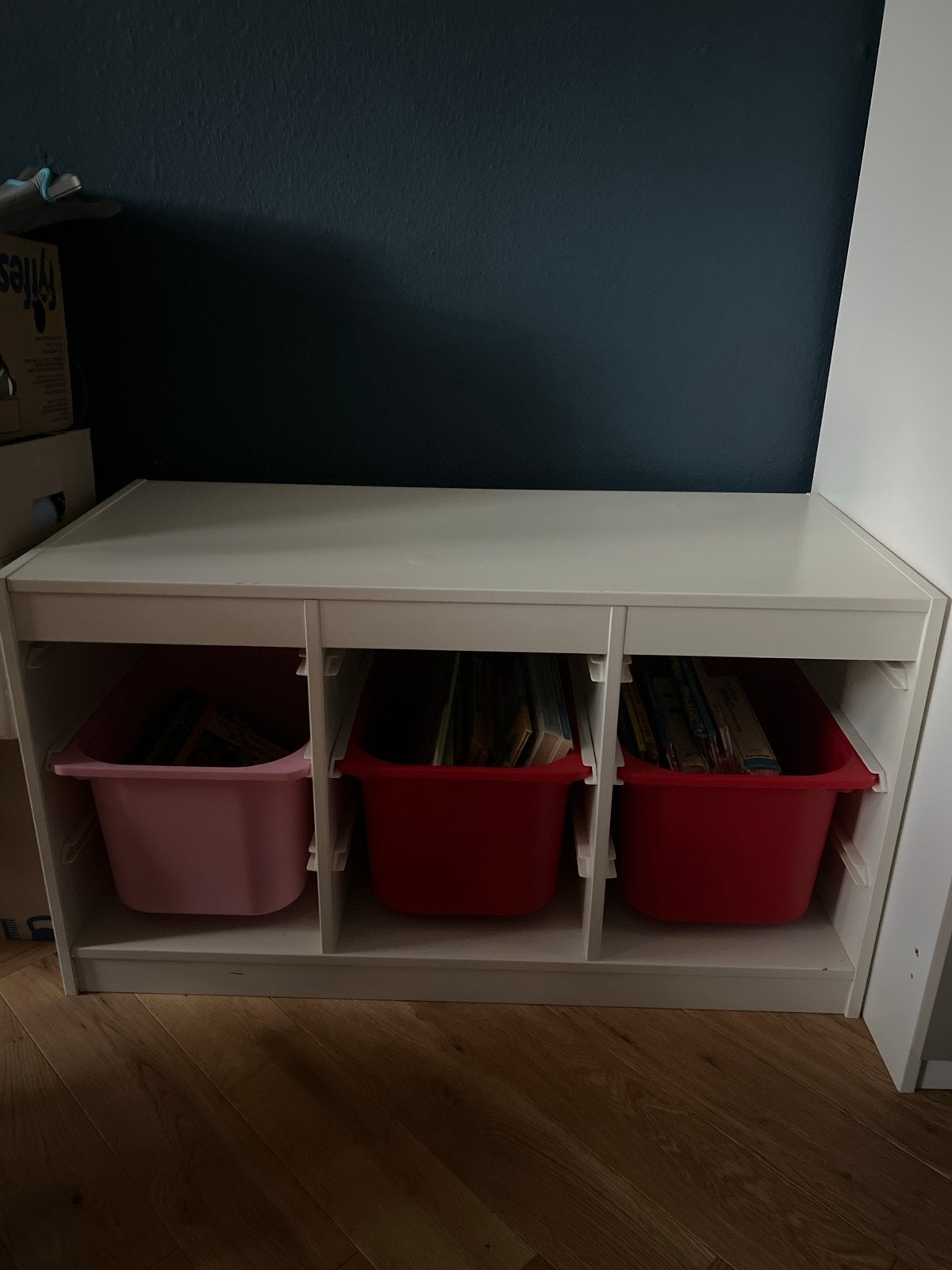 IKEA Trofast kast wit met bakken (2x rood, 1x roze), Ophalen, Gebruikt