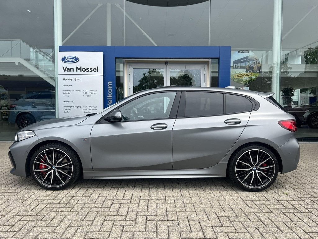 BMW 1-serie 118i Executive | M-Sport | 19-Inch | BMW-Individ, Gebruikt, Origineel Nederlands, Bedrijf, Zilver of Grijs