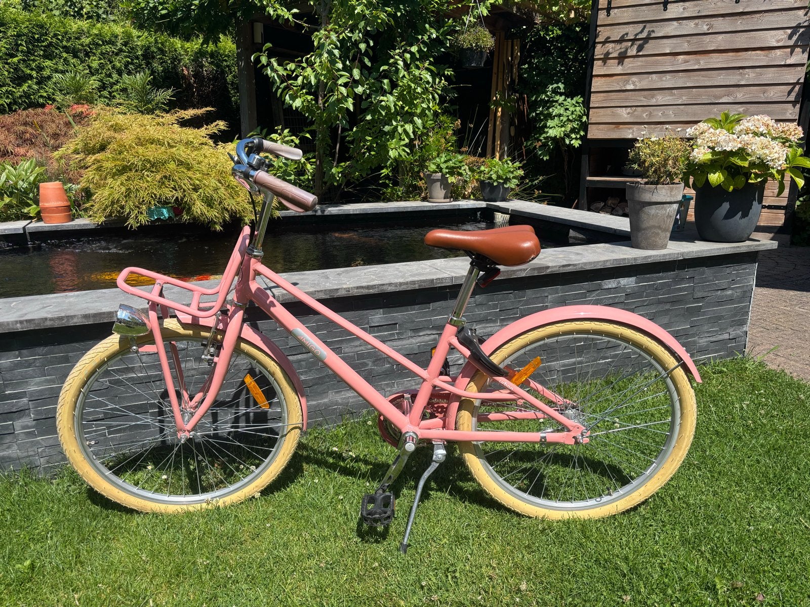 Roze ‘Amigo’ transportfiets met voordrager en terugtraprem, Fietsen en Brommers, Fietsen | Meisjes, Ophalen, Terugtraprem, Handrem