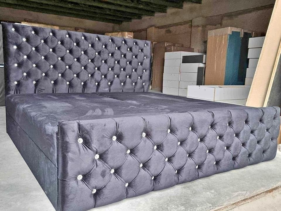 Bed van 180x200 met matras, Antiek en Kunst, Antiek | Meubels | Bedden, Ophalen of Verzenden