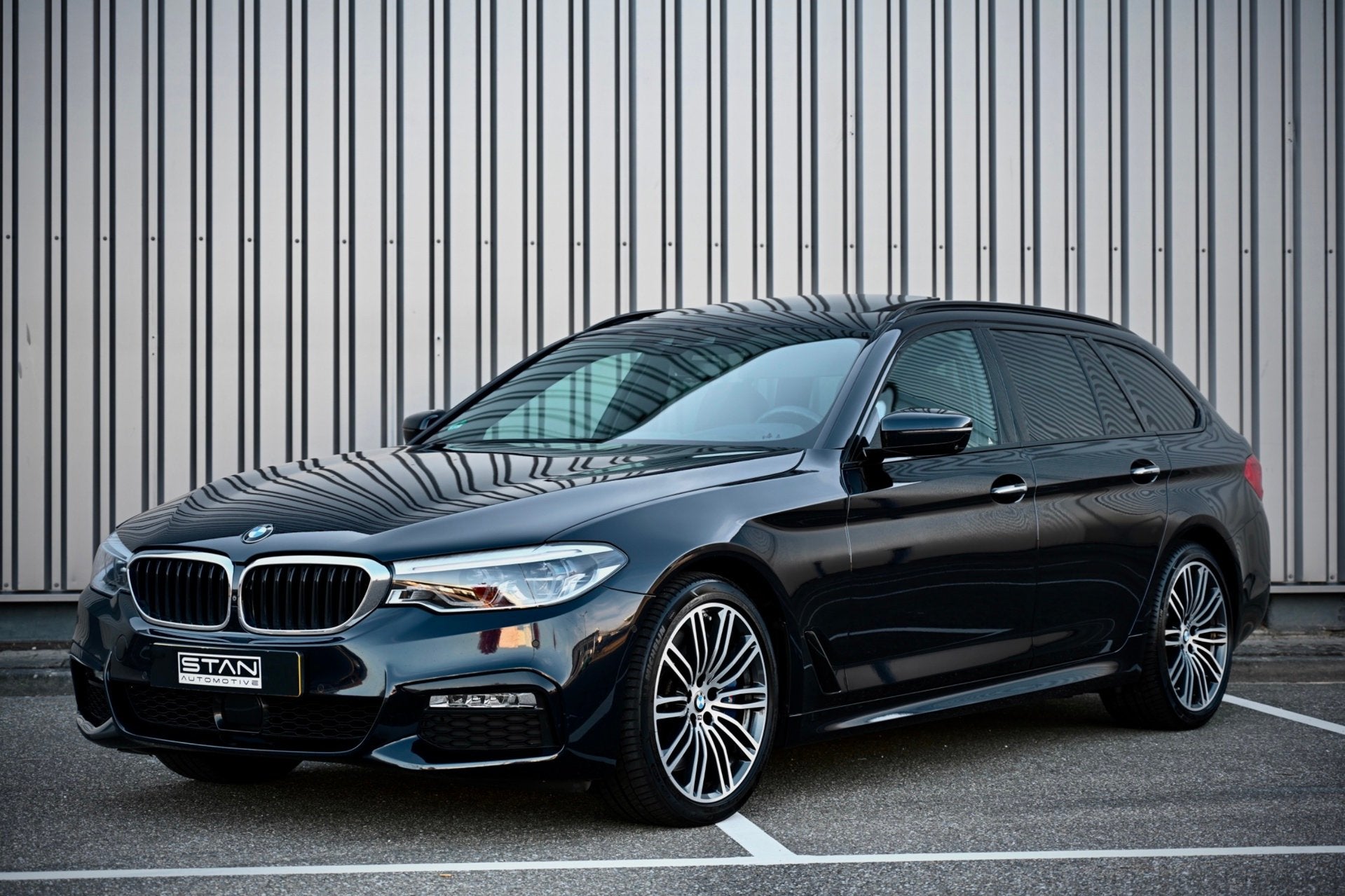 BMW 5-serie Touring 540i xDrive M-Sport High Executive | 2e, Dealer onderhouden, Gebruikt, Euro 6, Verwarmde buitenspiegels