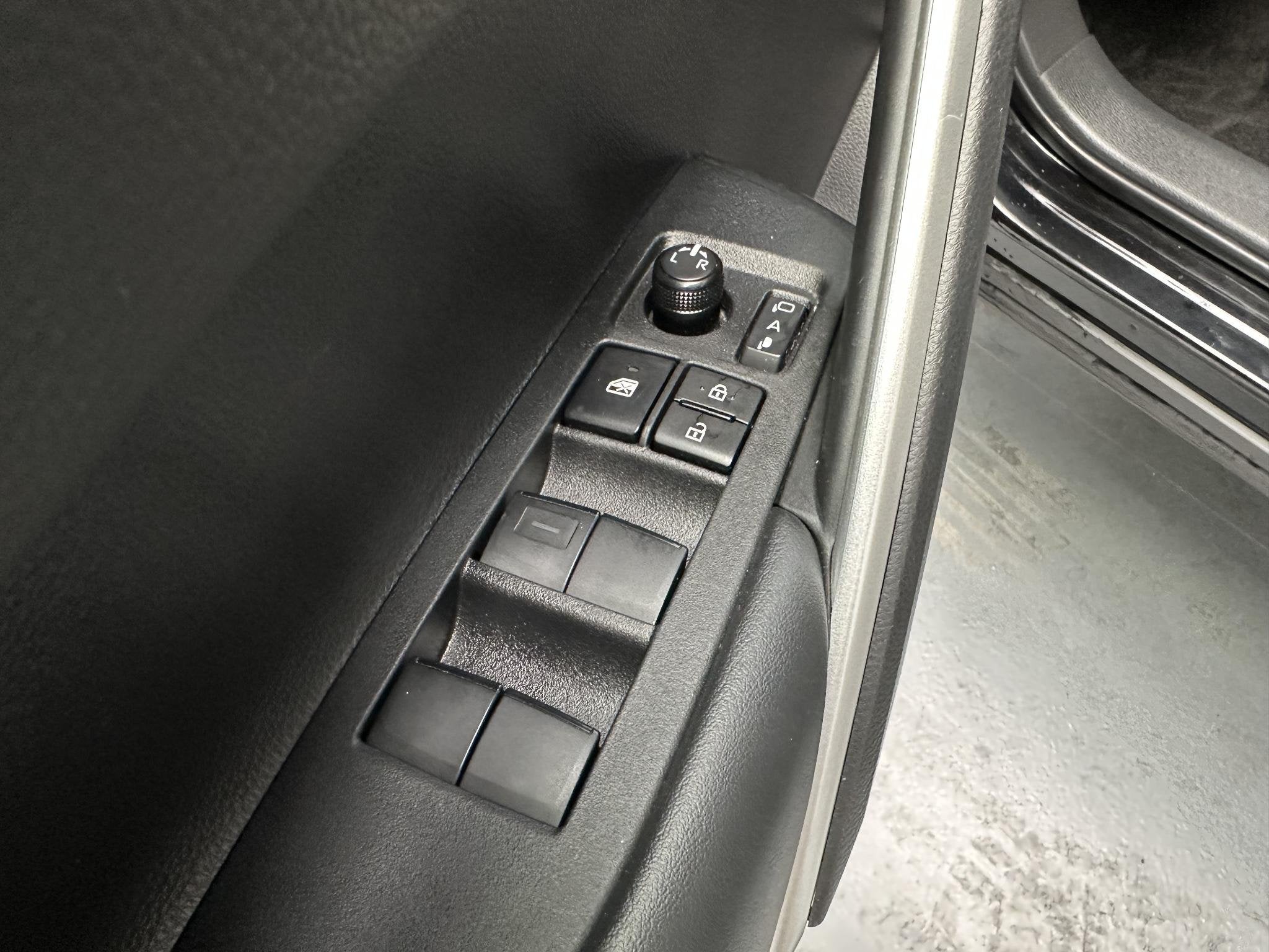 Toyota Corolla Cross Hybrid 140 Style, Auto's, Stof, Gebruikt, Origineel Nederlands, Bedrijf