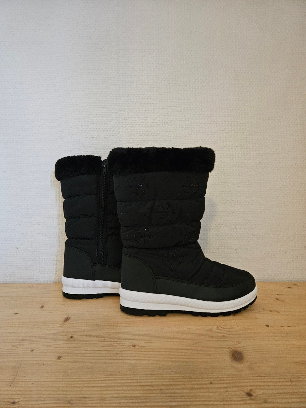 Mountain Peak zwarte snowboots met bontvoering - Maat 38, Zwart, Snowboots, Ophalen of Verzenden, Zo goed als nieuw