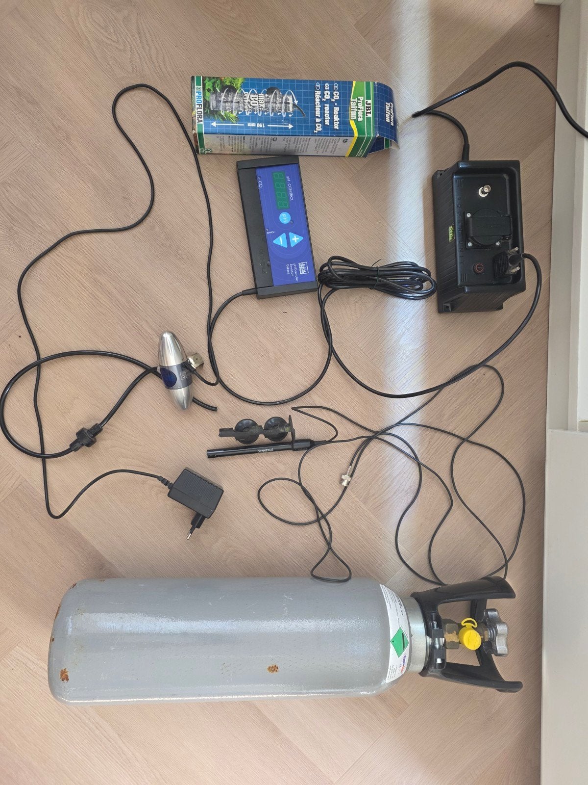 Dennerle ph controller Evolution deluxe + CO2 Set compleet, Ophalen, Zo goed als nieuw, CO₂-systeem, Dennerle