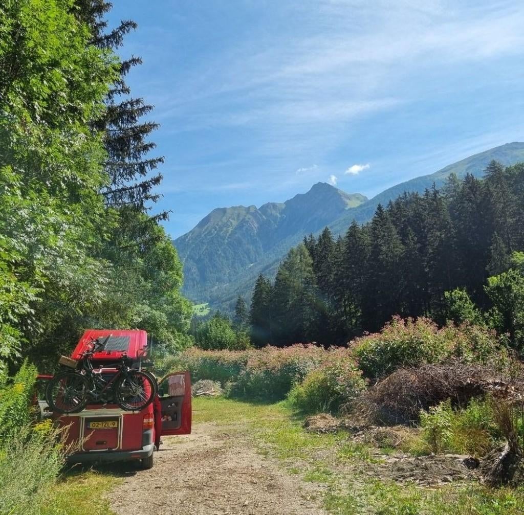 VW T5 Rode Camperbus 1.9 TDI, Koelkast, Volkswagen, 7 tot 12 maanden geleden, Particulier