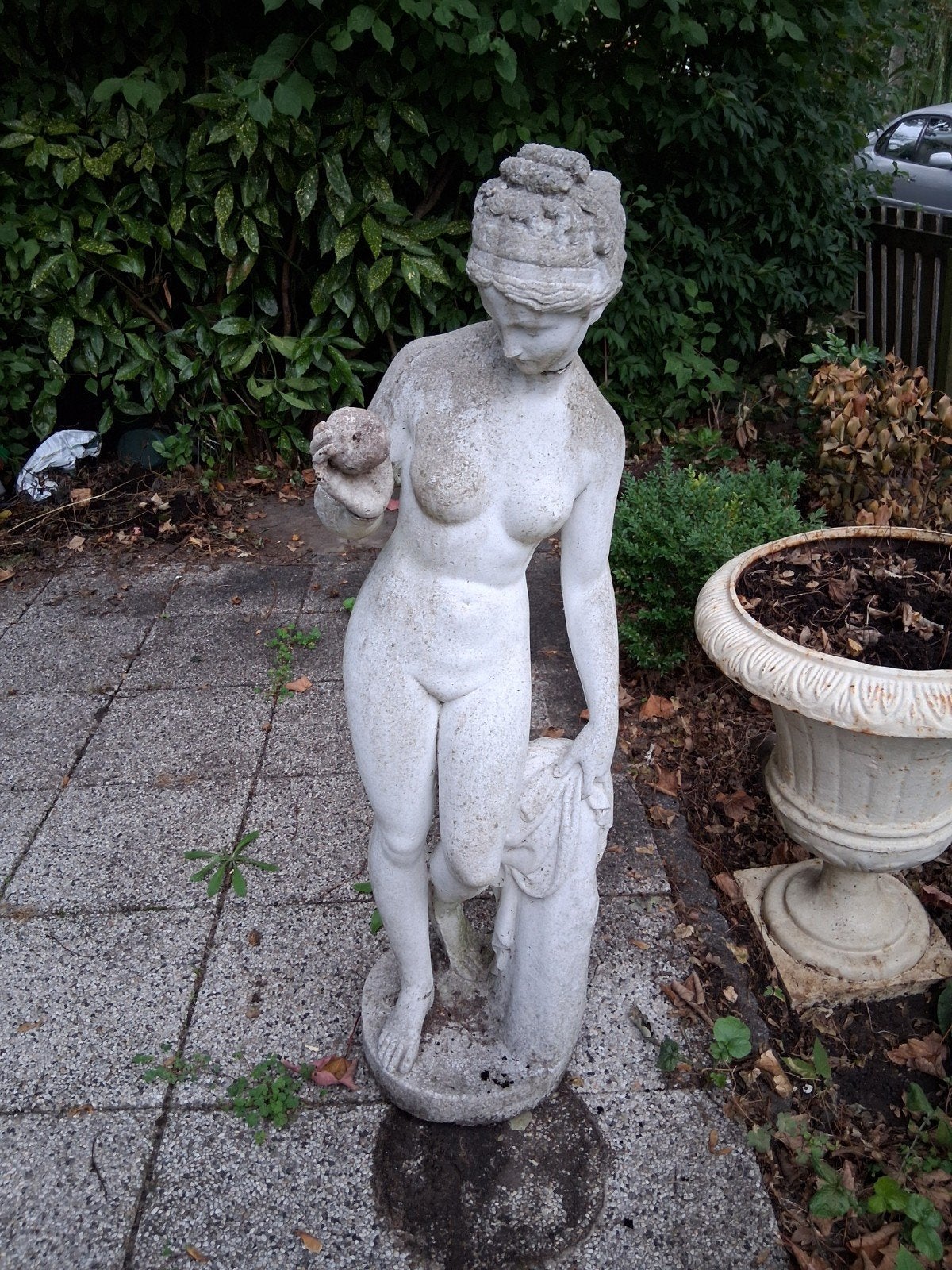 zwaar betonnen vrouwenbeeld naaktfiguur 1mtr 25cm hg., Ophalen