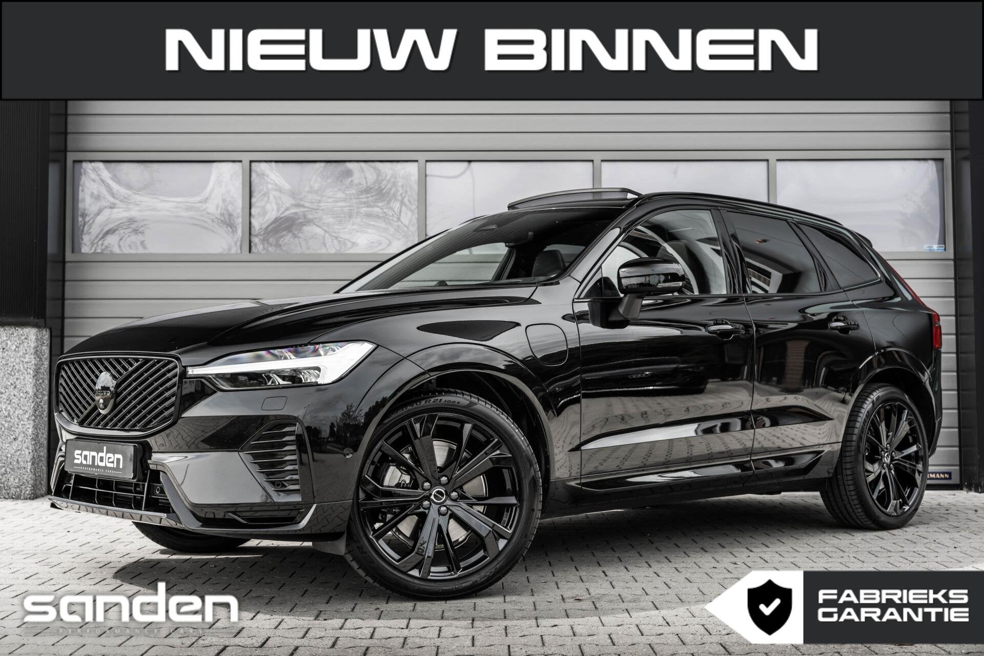 Volvo XC60 T8 AWD Black Edition|B&W|Pano|Massage|Luchtv|HUD, Automaat, 4 cilinders, 1969 cc, Zwart