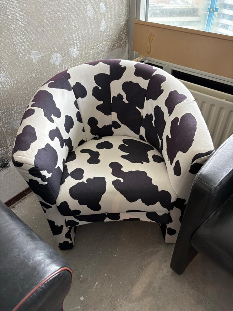 Opvallende fauteuil met koeienprint, Ophalen, Gebruikt, Stof, 75 tot 100 cm