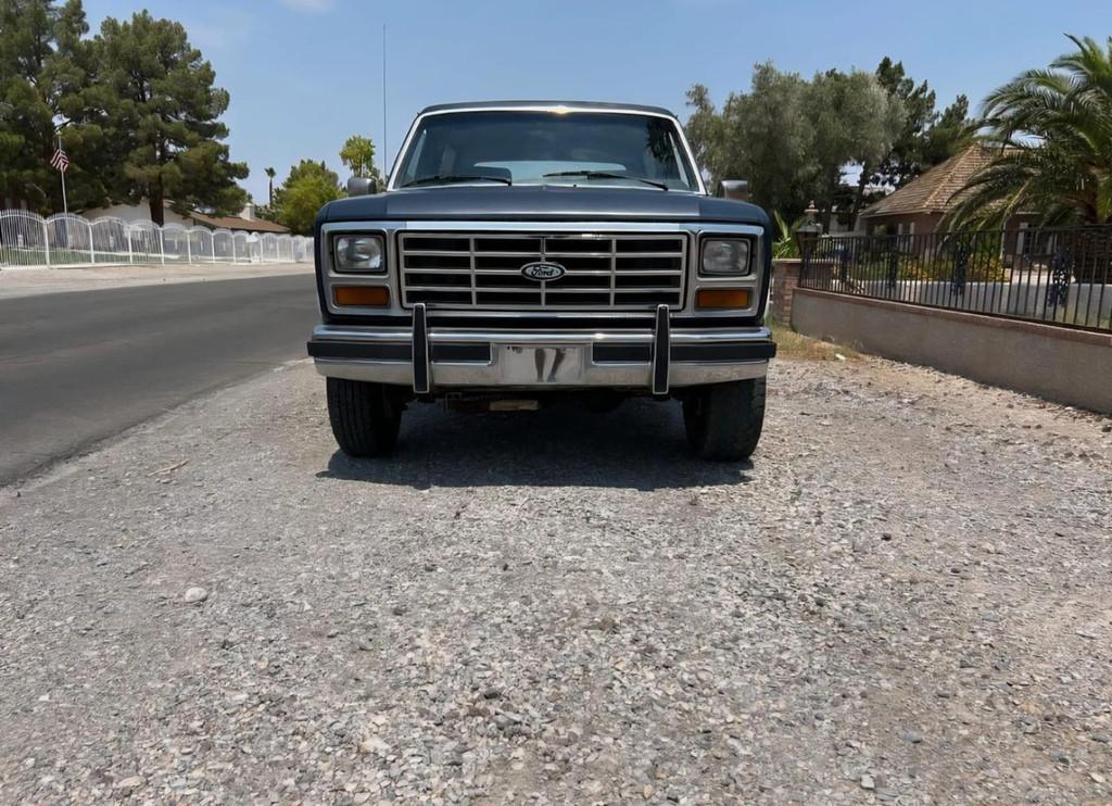 Ford Bronco XLT (bj 1986, automaat), Automaat, Blauw, Bedrijf, 5 stoelen