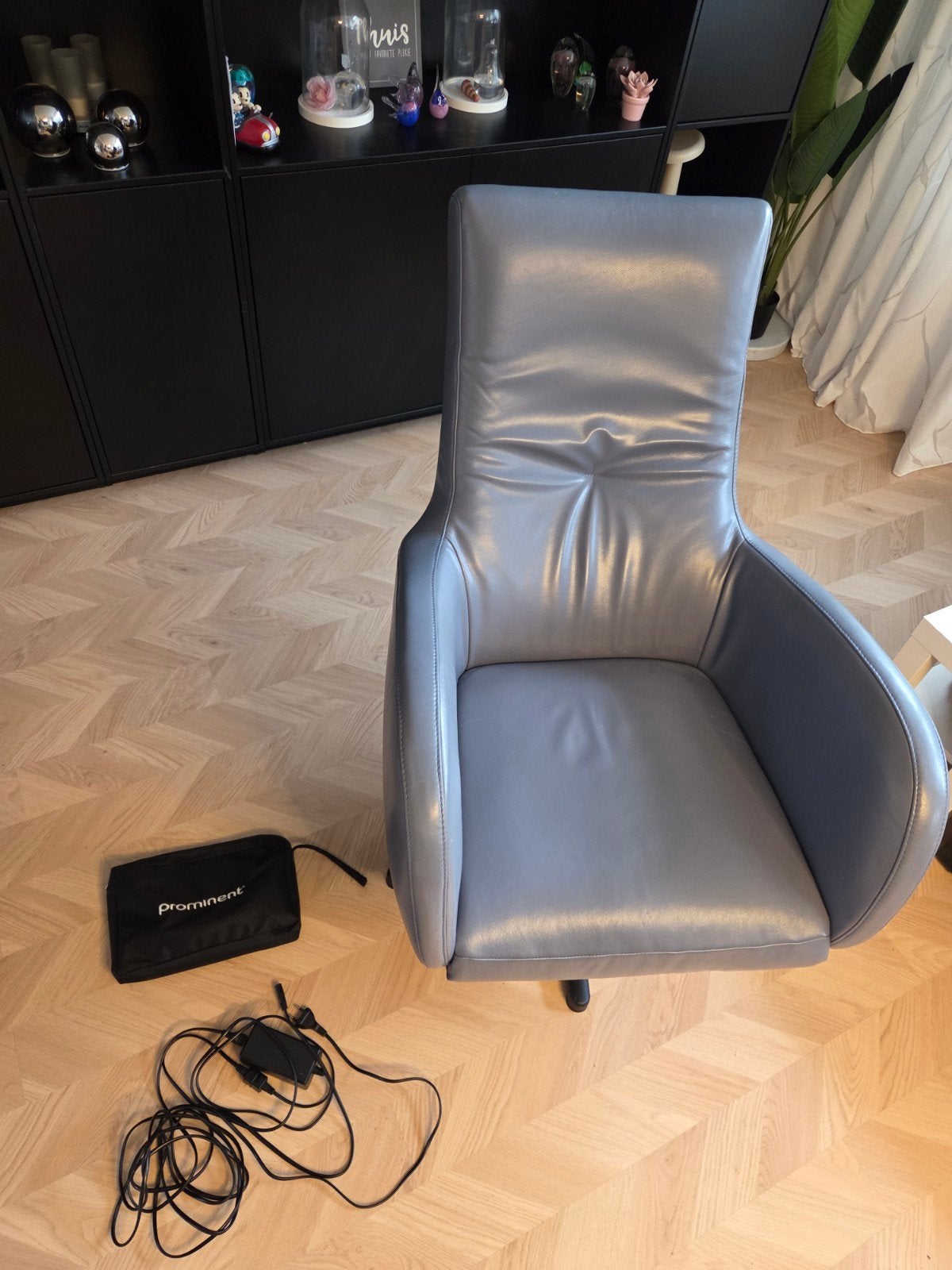 Prominent leren Relaxfauteuil met accu en netsnoer, Huis en Inrichting, Fauteuils, Ophalen, Gebruikt, Minder dan 75 cm, Leer