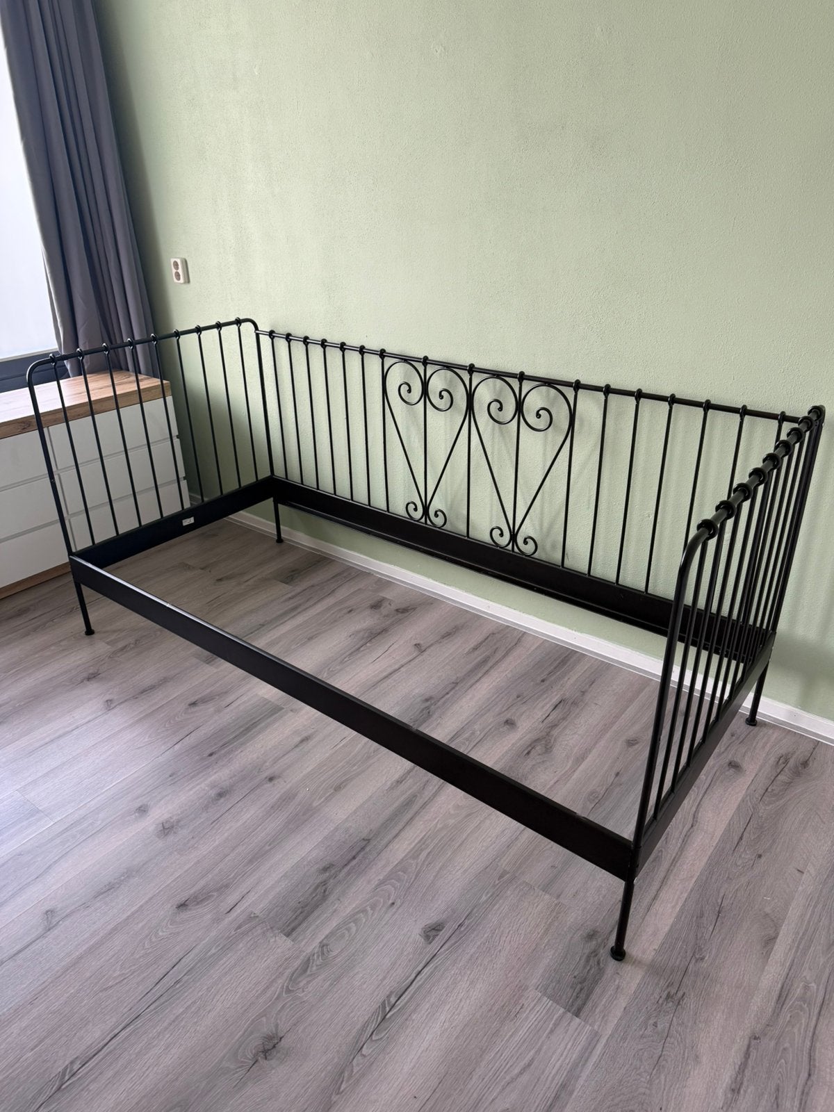 IKEA Meldal dagbed / bedbank zwart metaal (90x200) + matras, Ophalen, 90 cm, Eenpersoons, Zwart