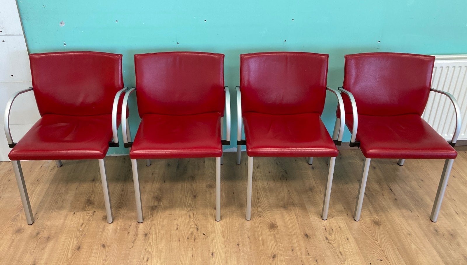 4x Rode Leolux Myto Stoelen met Armleuningen, Huis en Inrichting, Stoelen, Gebruikt, Vier, Leer, Rood, Ophalen