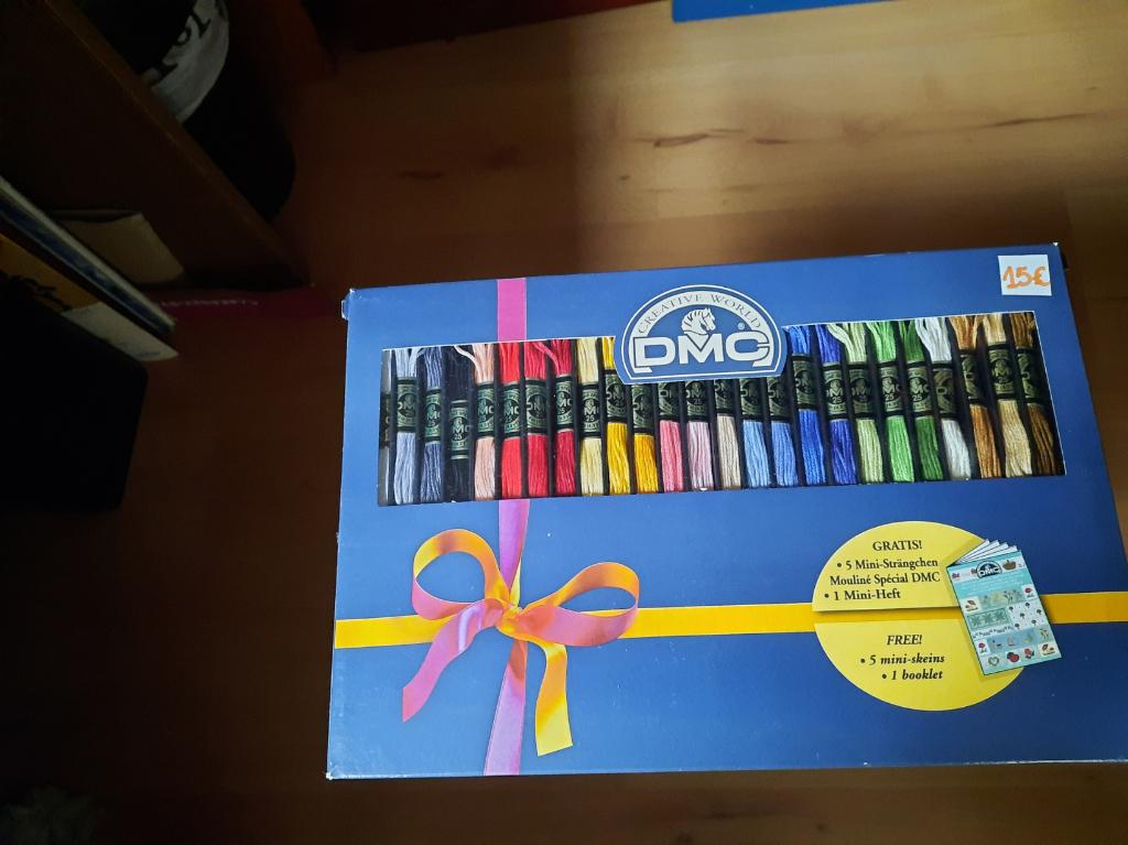 Doos met DMC borduurgaren Mouline, Ophalen of Verzenden, Nieuw, Handborduren, Borduurgaren of Zijde