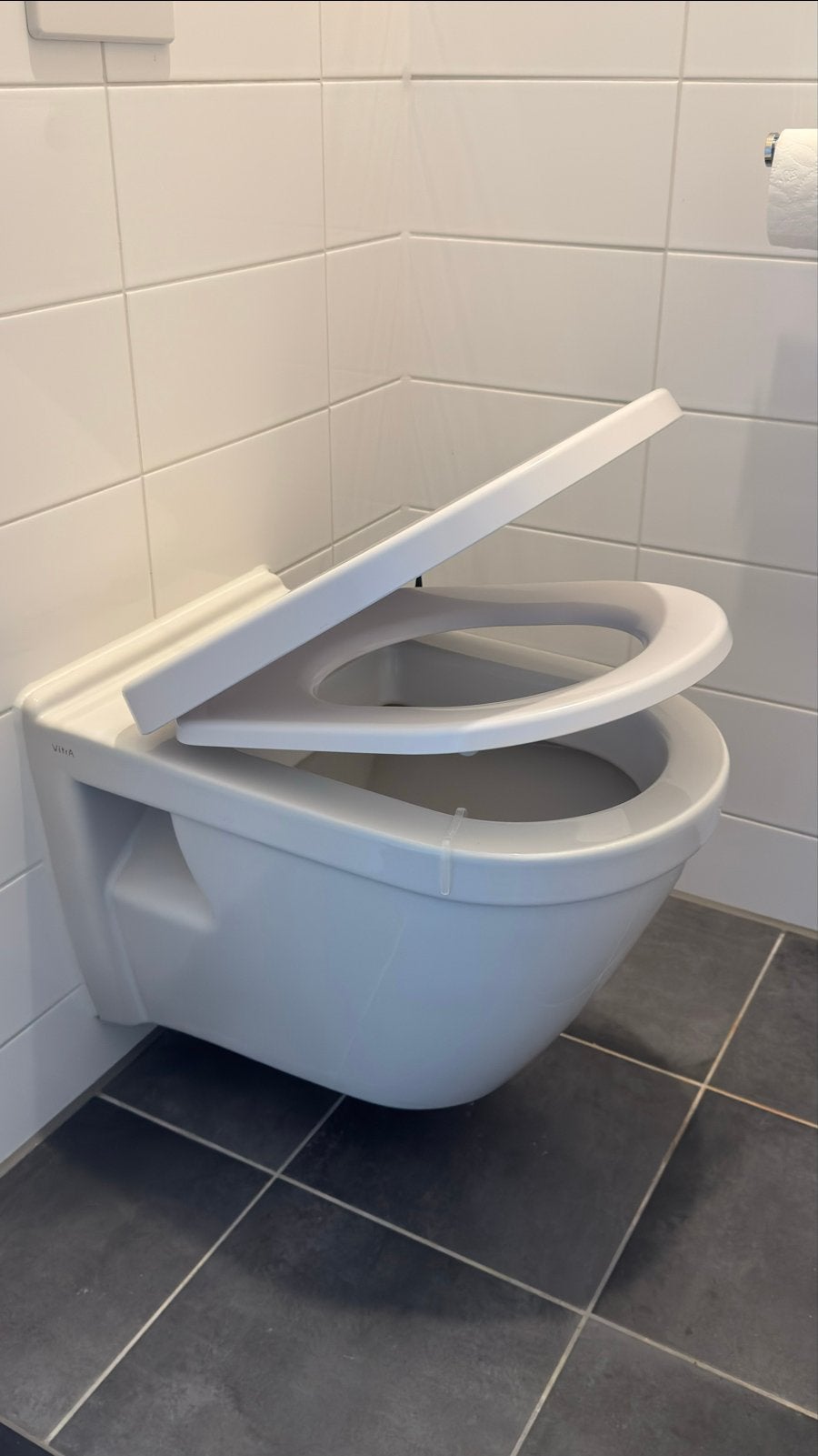 Wandhangend toilet met softclose zitting, Ophalen, Gebruikt, Toilet