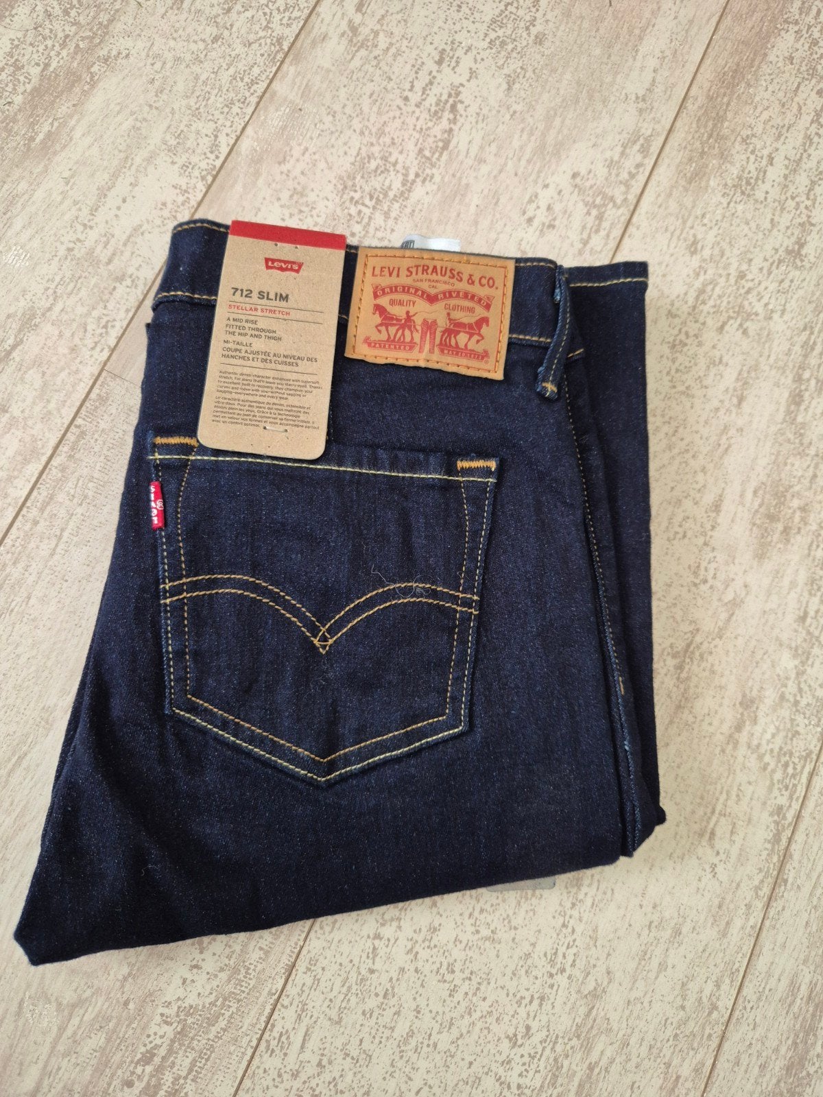 Splinternieuwe levi's slim jeans 712 28w 32l, Blauw, Nieuw, Ophalen of Verzenden, W30 - W32 (confectie 38/40)