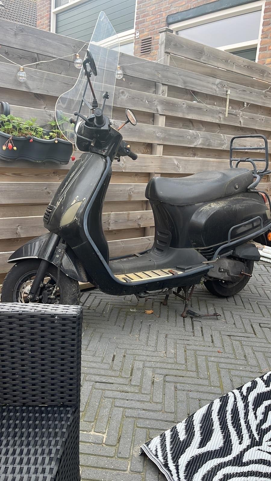 Opknappertje: Scooter met alarm., Ophalen, Gebruikt, Benzine, Overige modellen